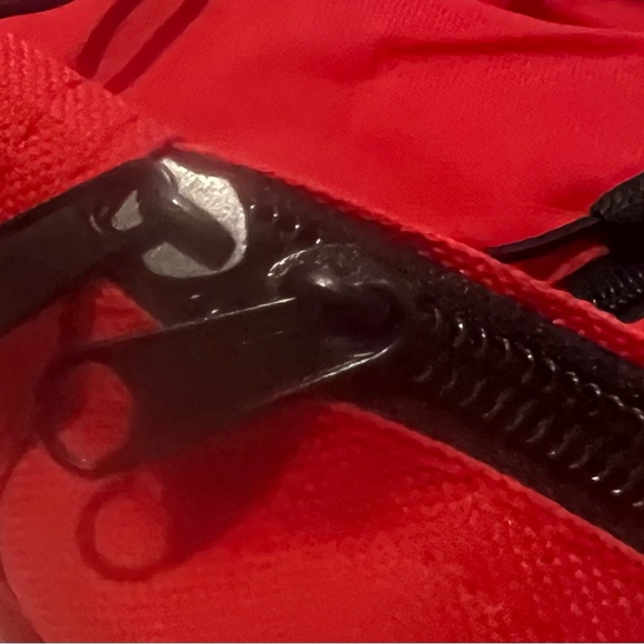 Classic Red Backpack - Picture 5 of 8